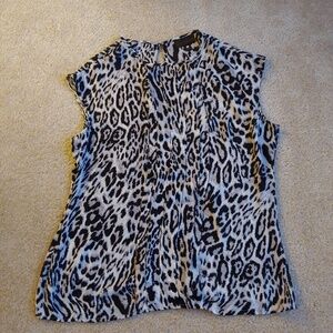 NWOT Worthington black& white short sleeve top